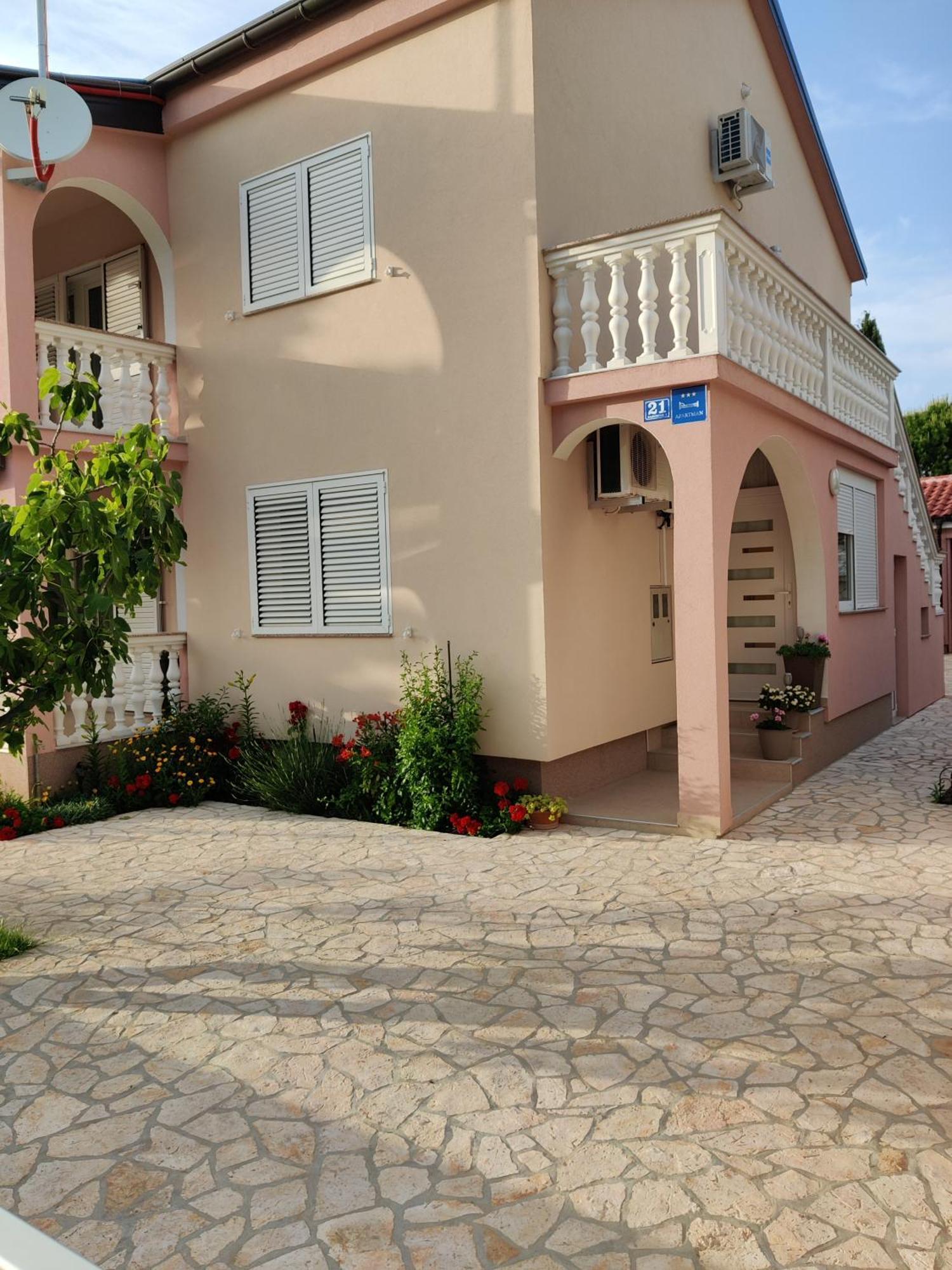 Apartments Juric Привлака Экстерьер фото